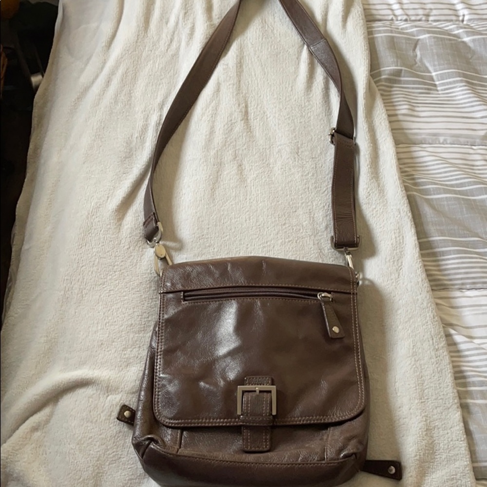 Audrey brook genuine leather crossbody bag